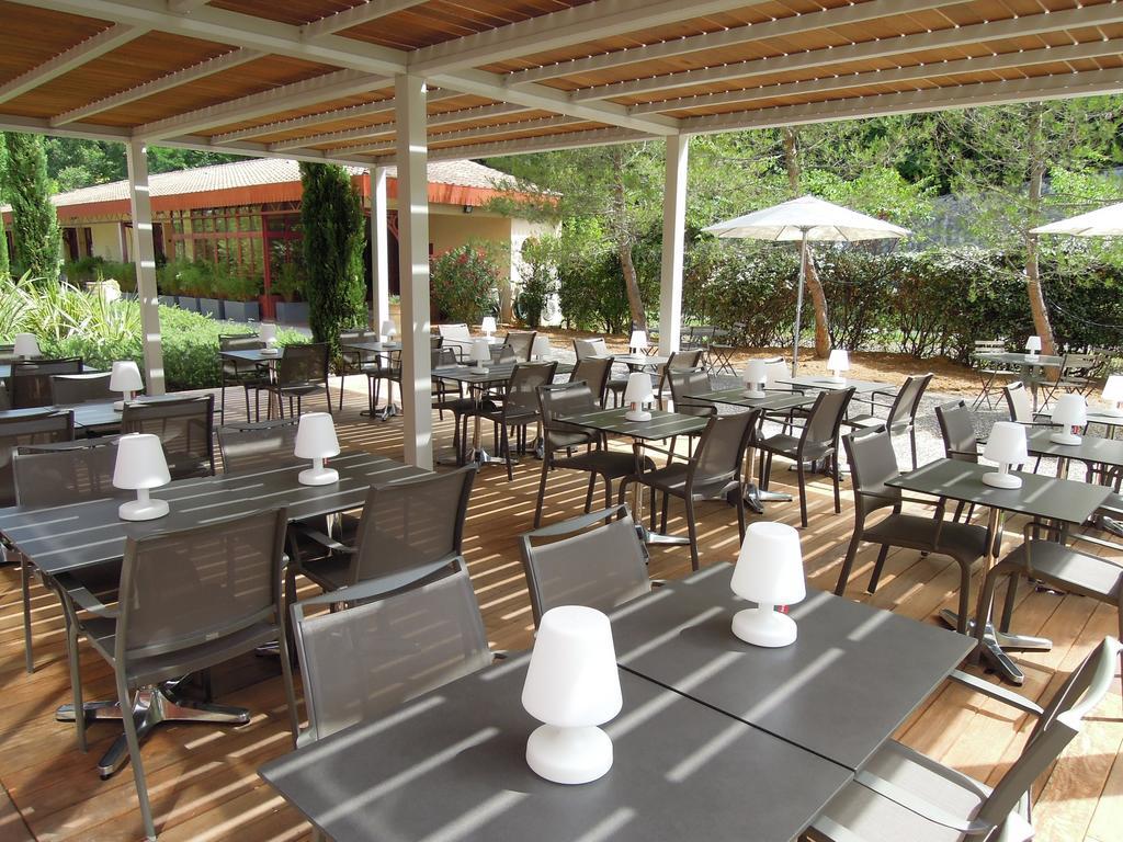 Hotel Estelou Sommières Εξωτερικό φωτογραφία