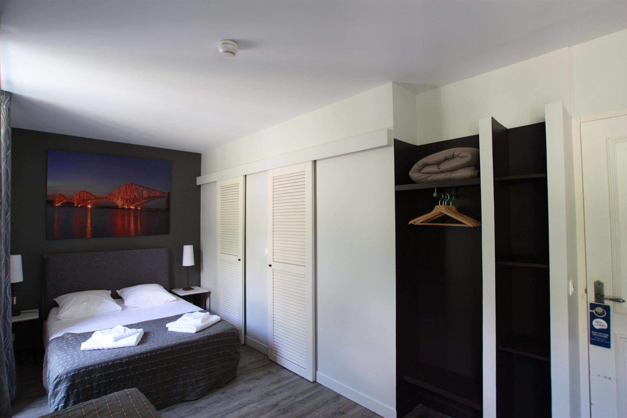 Hotel Estelou Sommières Εξωτερικό φωτογραφία